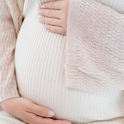 因为大模型本🧔🌈质上是1️⃣👩‍❤️‍👩极度顺从语境的🌤，和 AI 聊🐨🇰🇮